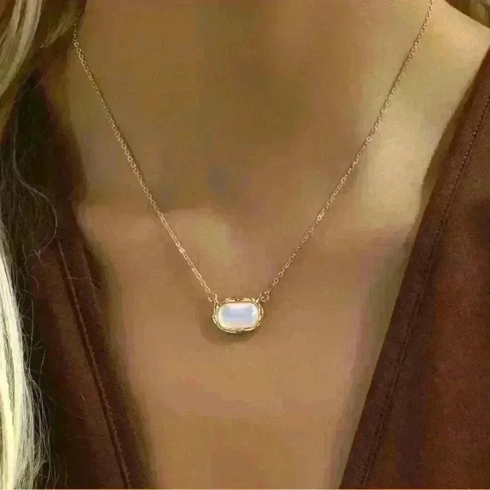 Luxury Oval Zirconia Pendant Necklace